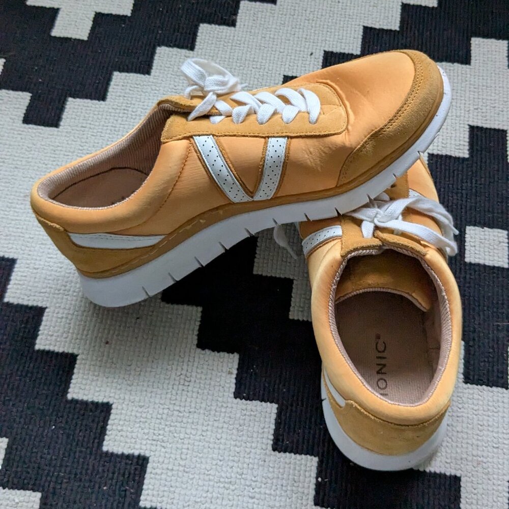Vionic Nana Yellow Sneakers 8.5